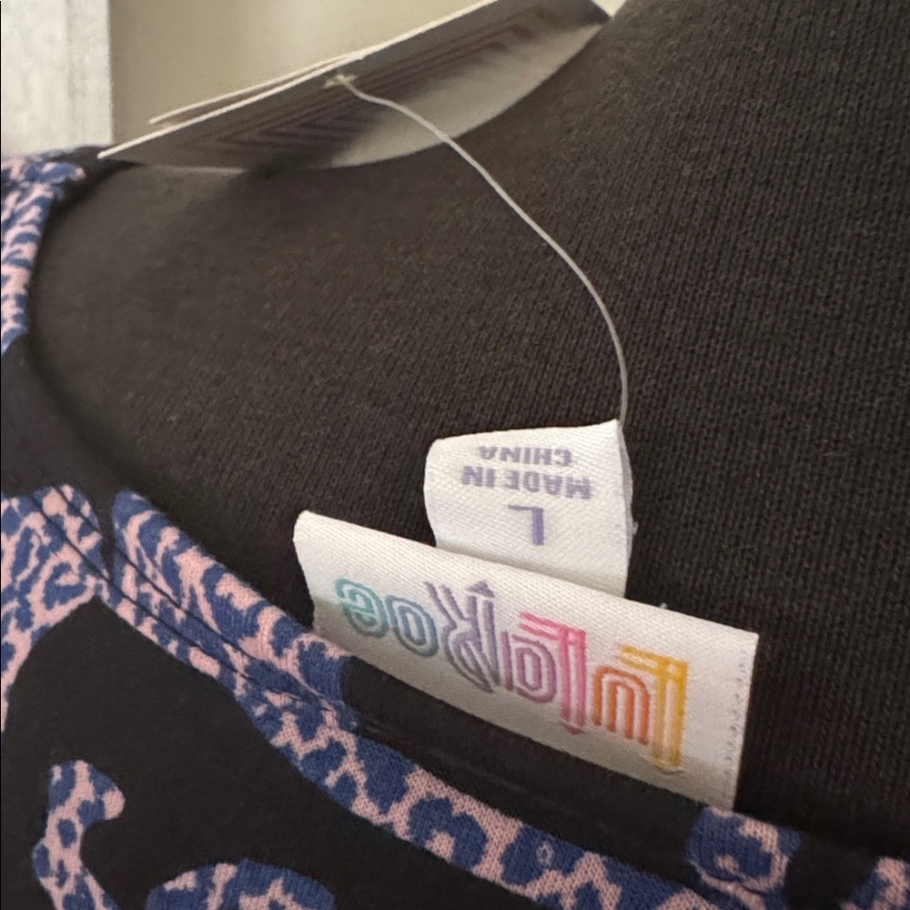 LuLaRoe  classic T 
Sz XL - Picture 4 of 7
